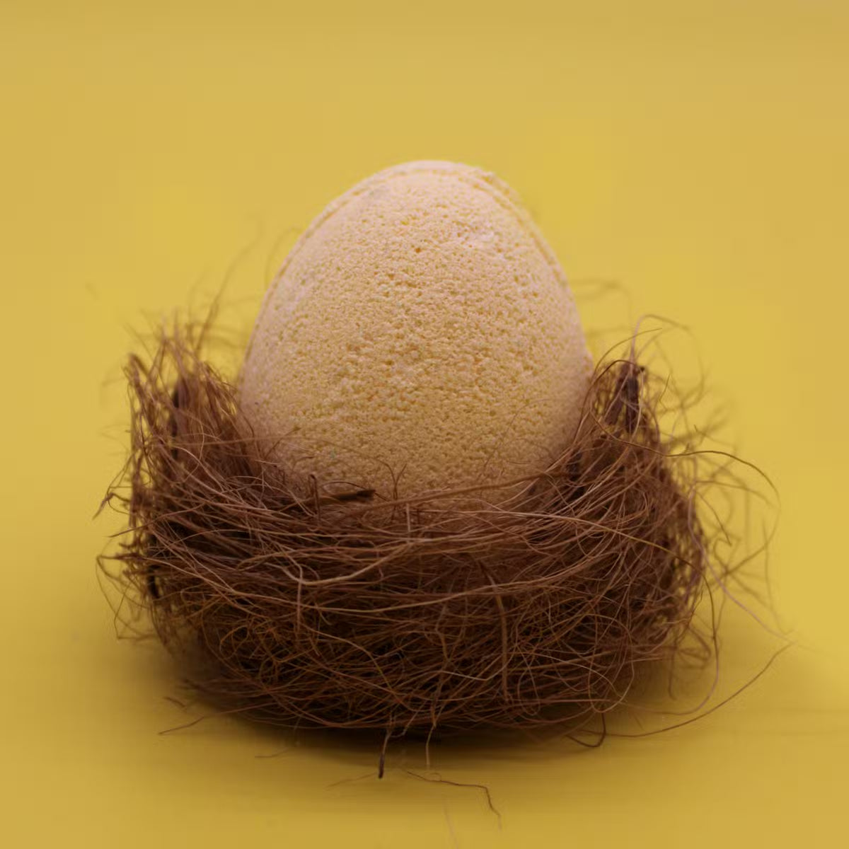 6 x 60g Bath Eggs in Tray - Banana